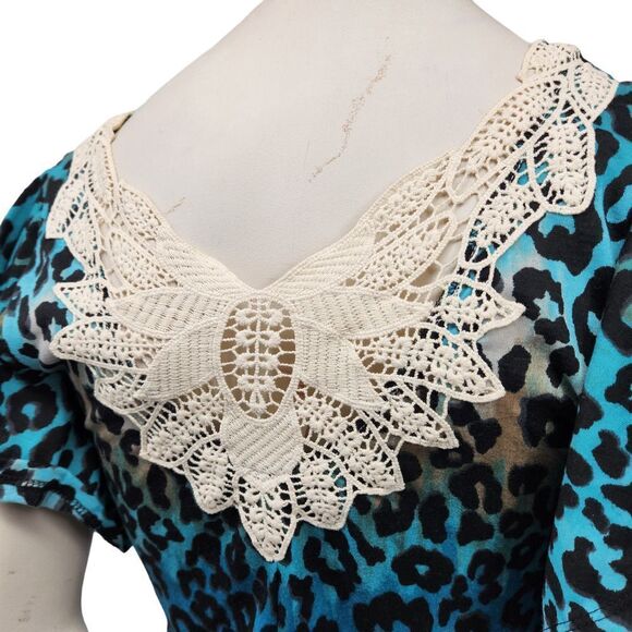 No Boundaries Short Sleeve Pullover Blouse Sz Small Green & Black Crochet V-Neck - Picture 7 of 10